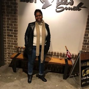 Meet your Posher, Shawna